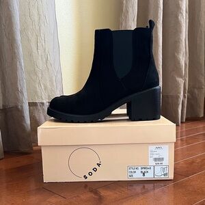WOMEN'S SODA SPIREA BOOTIES size 8